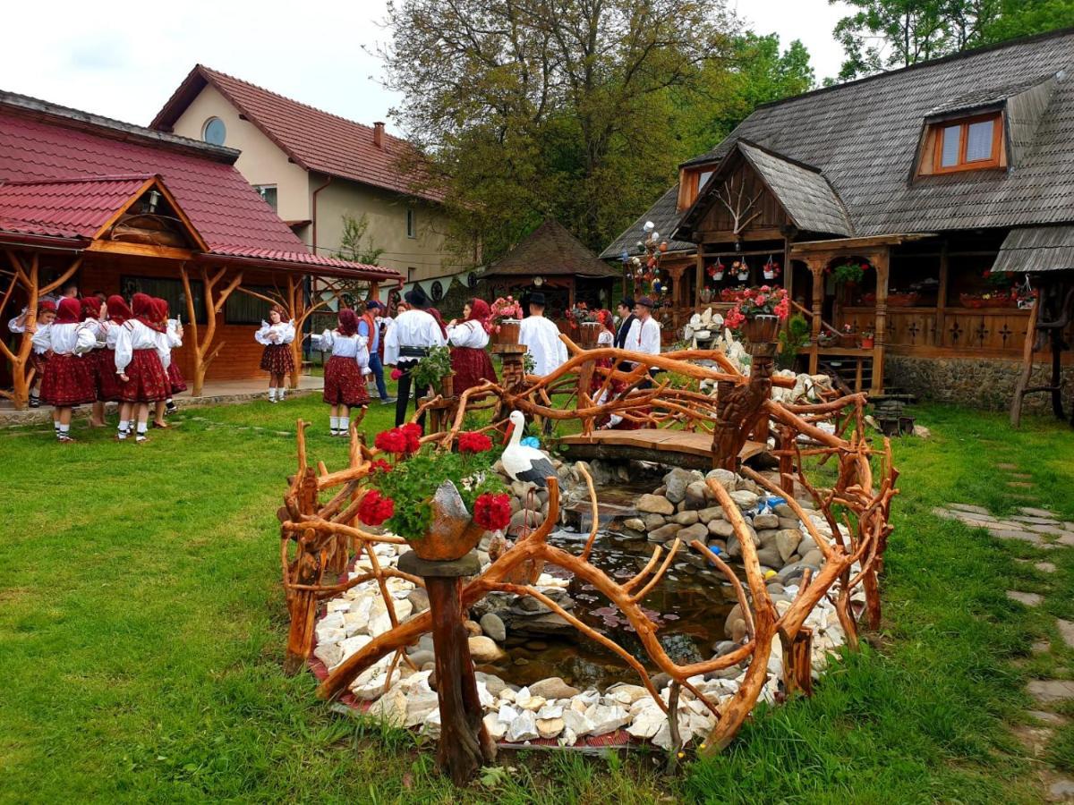 Pensiunea Rustic Oncesti Экстерьер фото