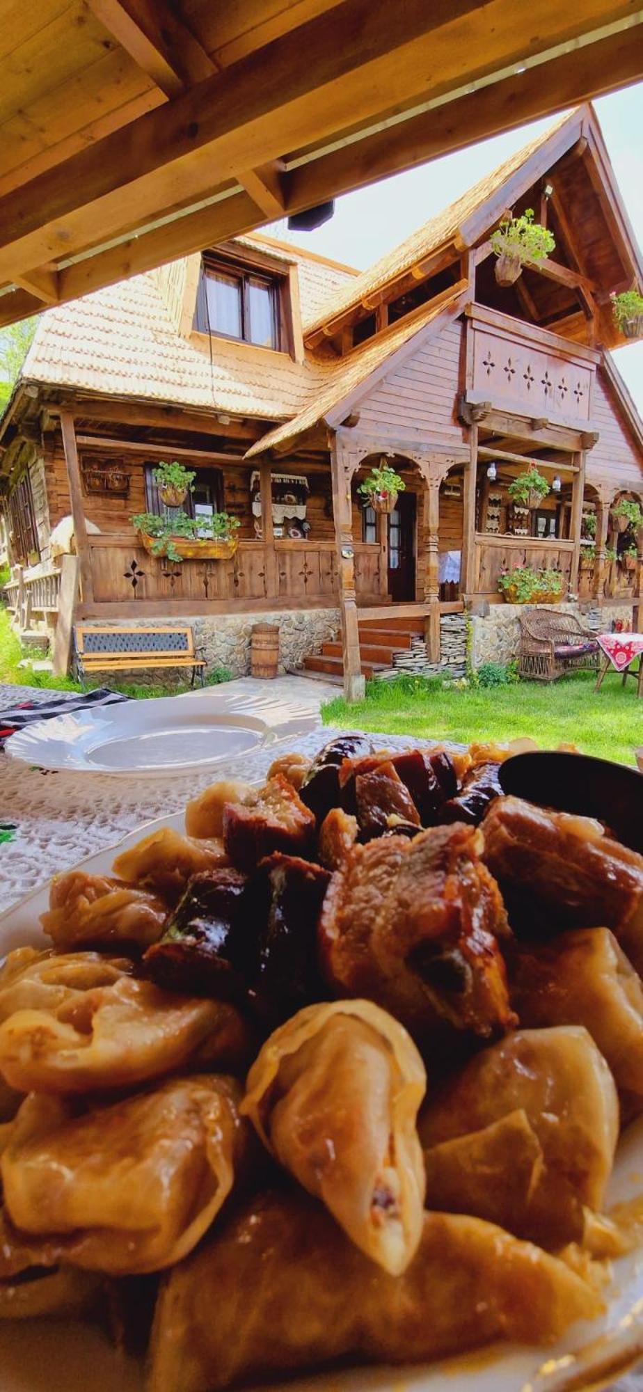 Pensiunea Rustic Oncesti Экстерьер фото